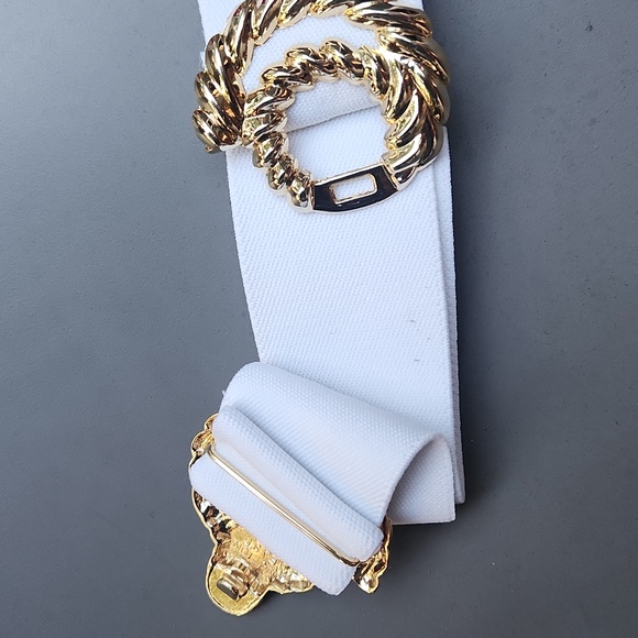 Vintage Motions East White Stretchy Belt With Gold Wooven Hardware - Picture 2 of 5